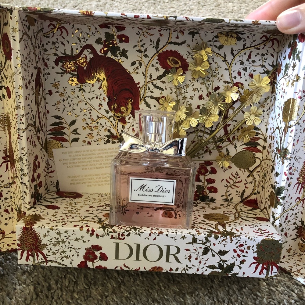 COPY - Brand new unused lunar new year miss Dior parfum and brooch set Tiger - Picture 3 of 7